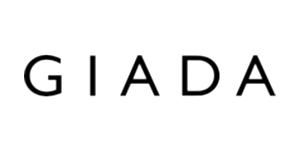 GIADA是意大利奢侈品牌, 由Rosanna Daolio女士在2001年于米兰成立。其隽永摩登的设计饱含着意大利艺术之精髓。 自2015年1月起，GIADA由极简主义设计大师Gabriele Colangelo领衔创作。GIADA理念的一切表达都印证着对意大利风范的极致追求。其产品有女装、箱包、配饰。